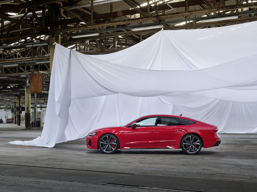  Audi RS7 Sportback 2019 года  (WW) (фото 13 из 80)